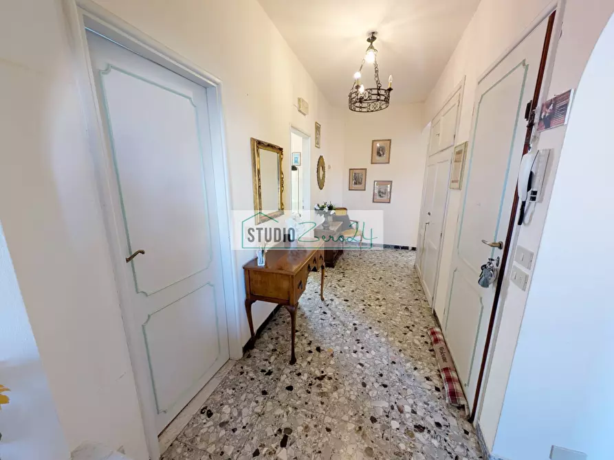 Immagine 3 di Appartamento in vendita  in Via Gigliotti a Camaiore