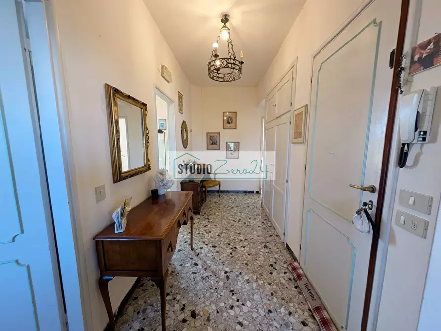 Immagine 5 di Appartamento in vendita  in Via Gigliotti a Camaiore