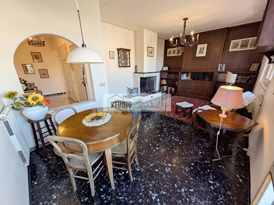 Immagine 12 di Appartamento in vendita  in Via Gigliotti a Camaiore
