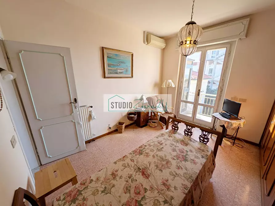 Immagine 27 di Appartamento in vendita  in Via Gigliotti a Camaiore