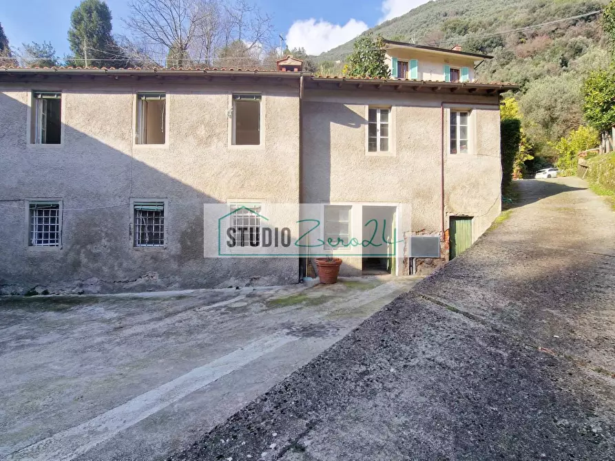 Immagine 1 di Casa semindipendente in vendita  in via Sandro Bertini a Camaiore