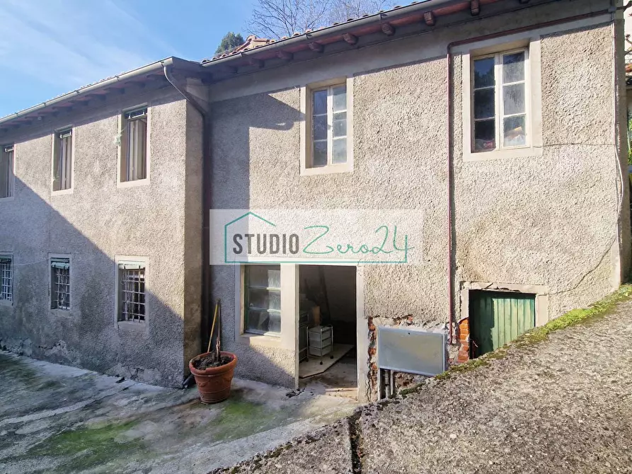 Immagine 3 di Casa semindipendente in vendita  in via Sandro Bertini a Camaiore