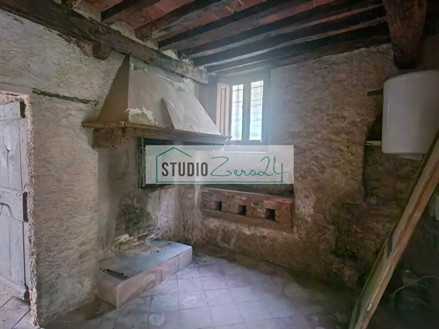 Immagine 13 di Casa semindipendente in vendita  in via Sandro Bertini a Camaiore