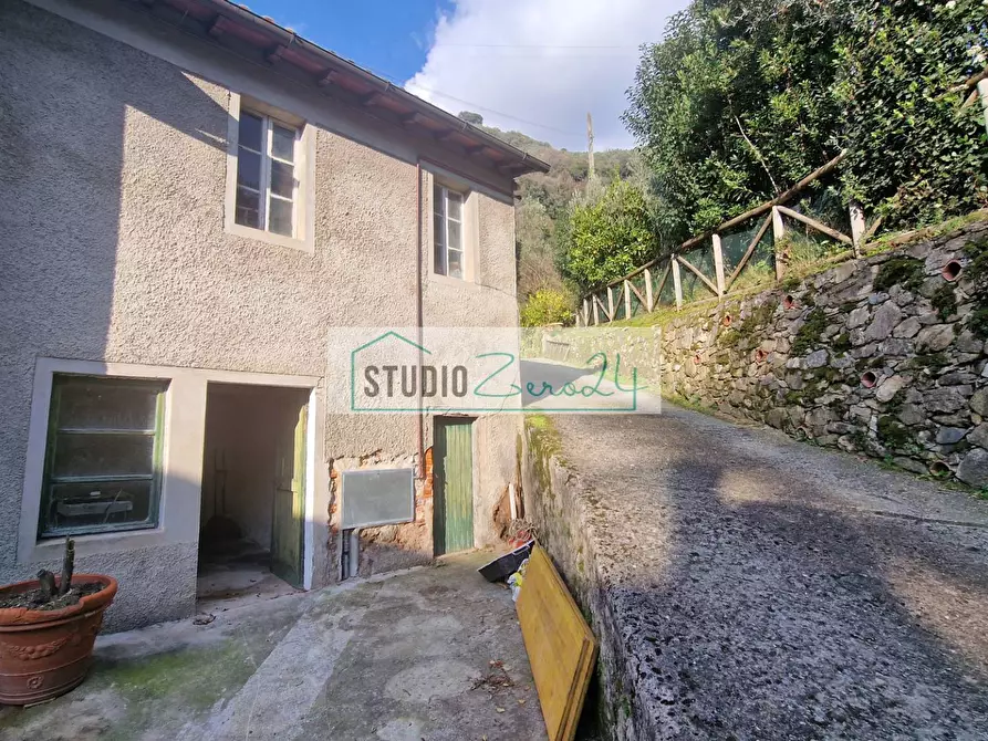 Immagine 23 di Casa semindipendente in vendita  in via Sandro Bertini a Camaiore