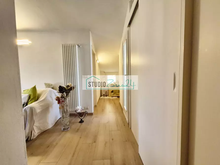 Immagine 2 di Appartamento in vendita  in Via del Secco a Camaiore