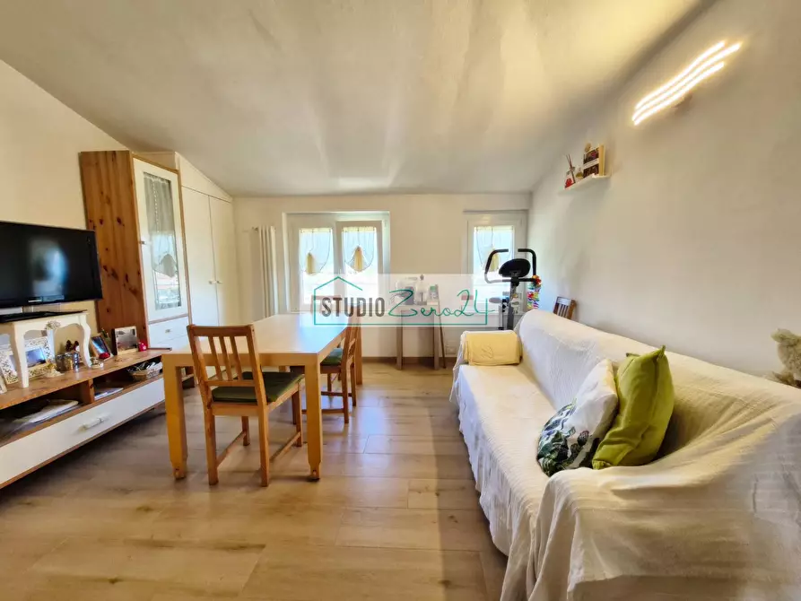 Immagine 3 di Appartamento in vendita  in Via del Secco a Camaiore