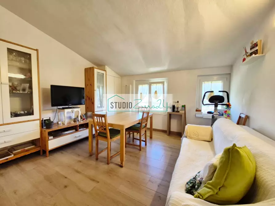 Immagine 4 di Appartamento in vendita  in Via del Secco a Camaiore