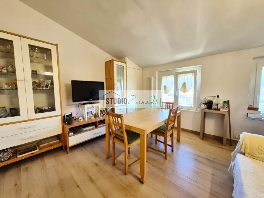 Immagine 5 di Appartamento in vendita  in Via del Secco a Camaiore