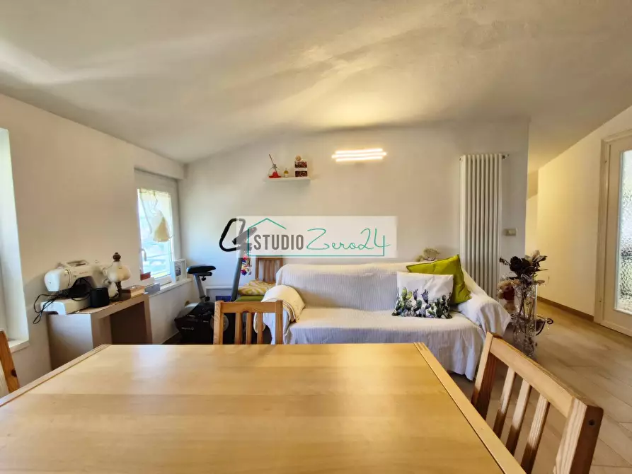 Immagine 11 di Appartamento in vendita  in Via del Secco a Camaiore