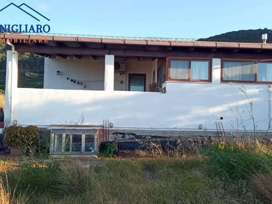 Immagine 1 di Villa in vendita  in Contrada Tramontana a Ustica