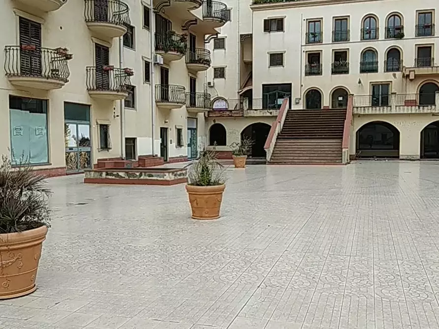 Immagine 2 di Negozio in affitto  in PIAZZA MATTARELLA a Enna