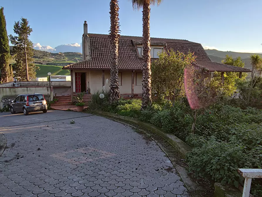 Immagine 1 di Villa in vendita  in CONTRADA MUGAVERO a Enna