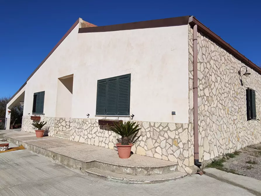 Immagine 2 di Villa in vendita  in CONTRADA RISICALLA' a Enna