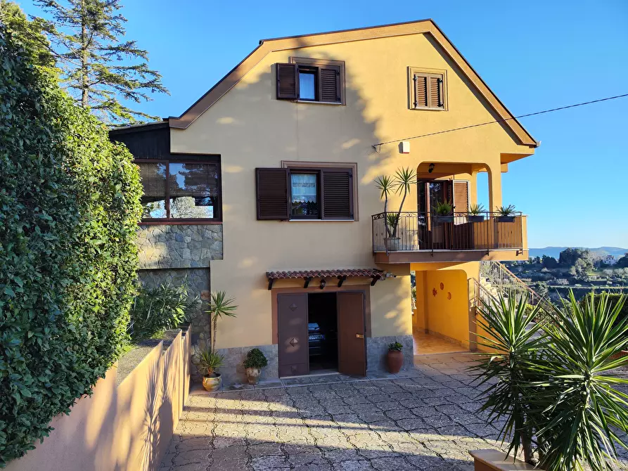 Immagine 1 di Villa in vendita  in STRADA VICINALE JACOPO a Enna