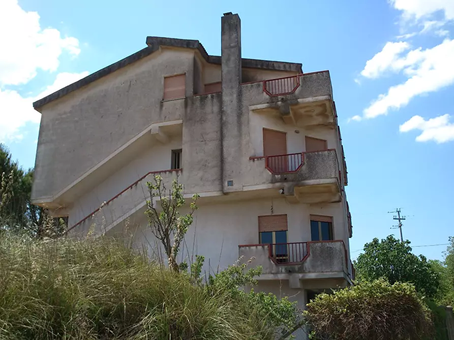 Immagine 2 di Villa in vendita  in CONTRADA POLLICARINI a Enna