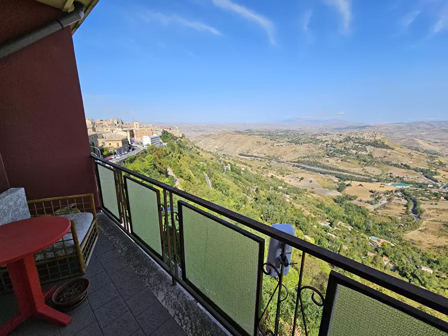 Immagine 2 di Appartamento in vendita  in VIALE CATERINA SAVOCA a Enna