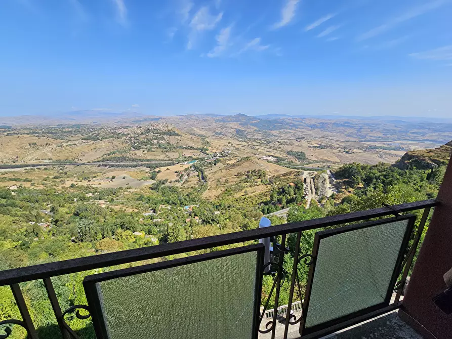 Immagine 3 di Appartamento in vendita  in VIALE CATERINA SAVOCA a Enna