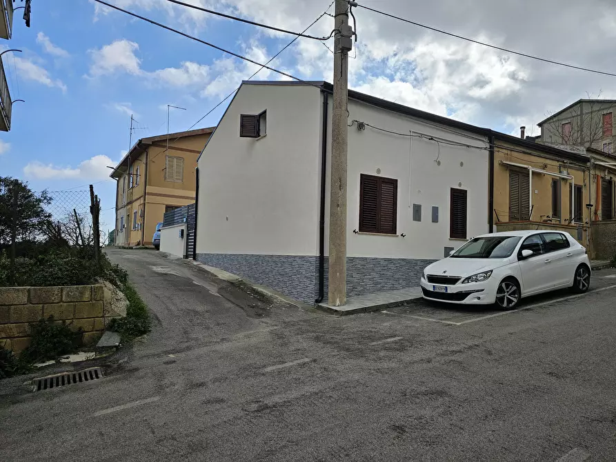 Immagine 3 di Casa indipendente in vendita  in VIA SPIRITO SANTO a Enna