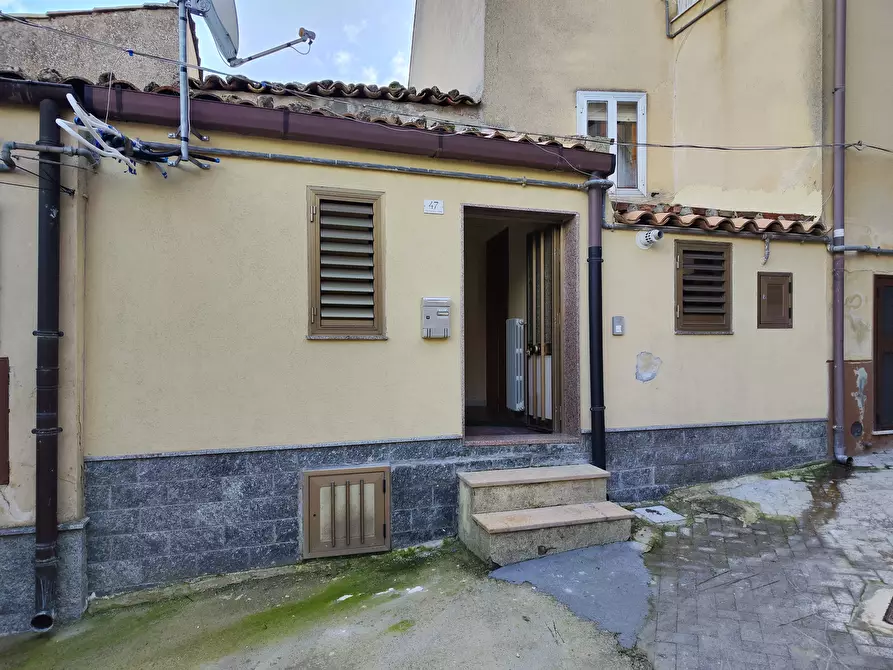 Immagine 1 di Casa indipendente in vendita  in VIA F.LLI VIGNA a Enna