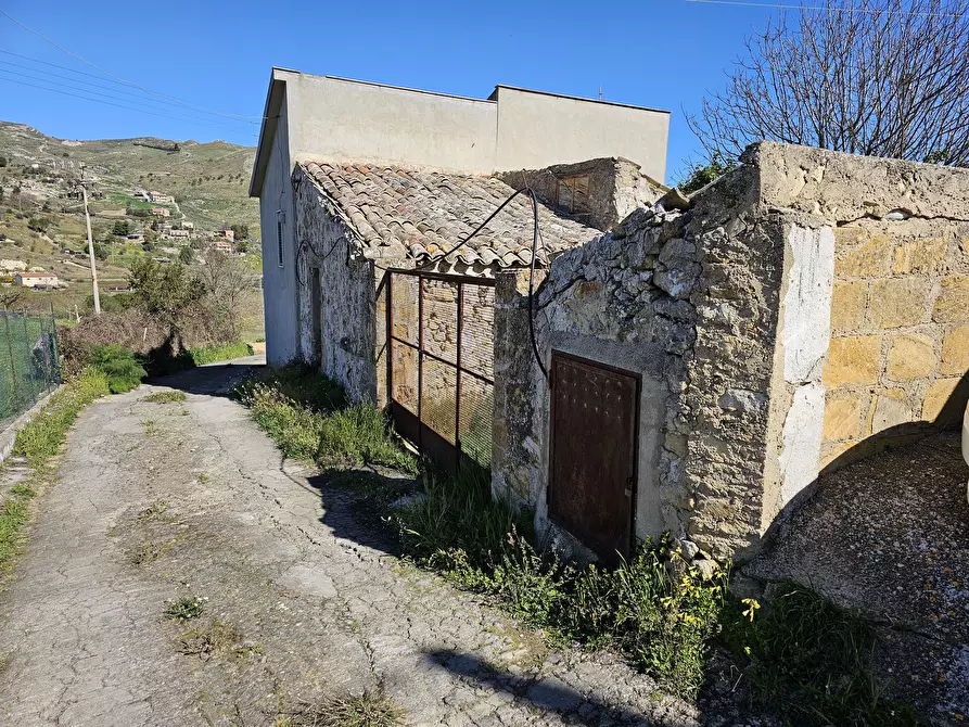 Immagine 1 di Rustico / casale in vendita  in CONTRADA TORRE a Enna