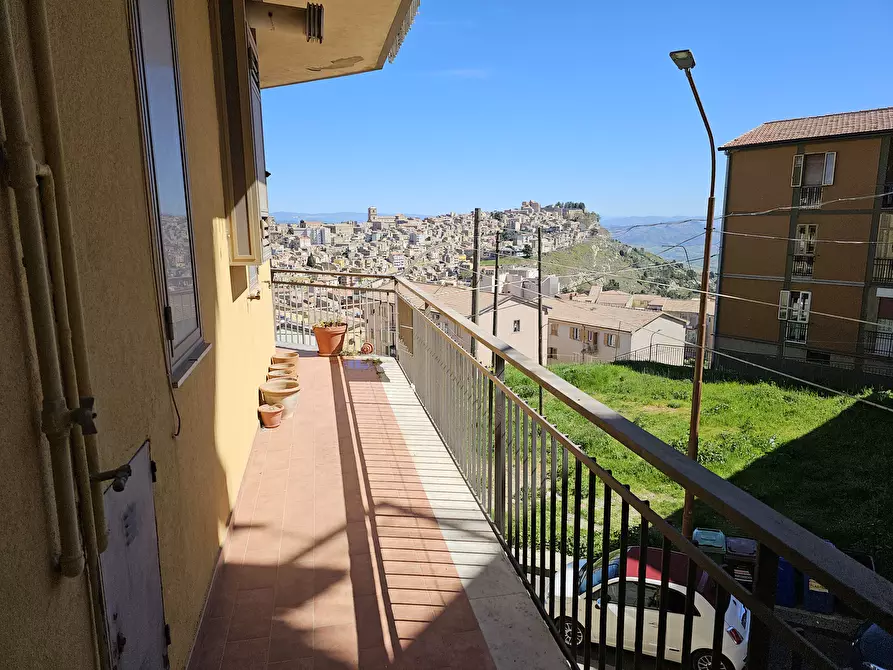 Immagine 3 di Appartamento in vendita  in VIA PIAVE a Enna