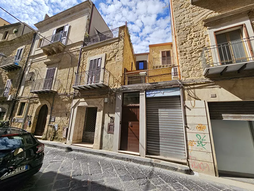 Immagine 2 di Negozio in vendita  in VIA ROMA a Enna