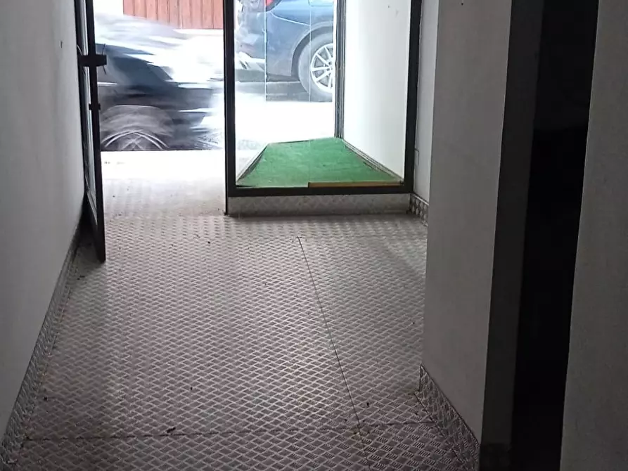 Immagine 4 di Negozio in vendita  in VIA ROMA a Enna