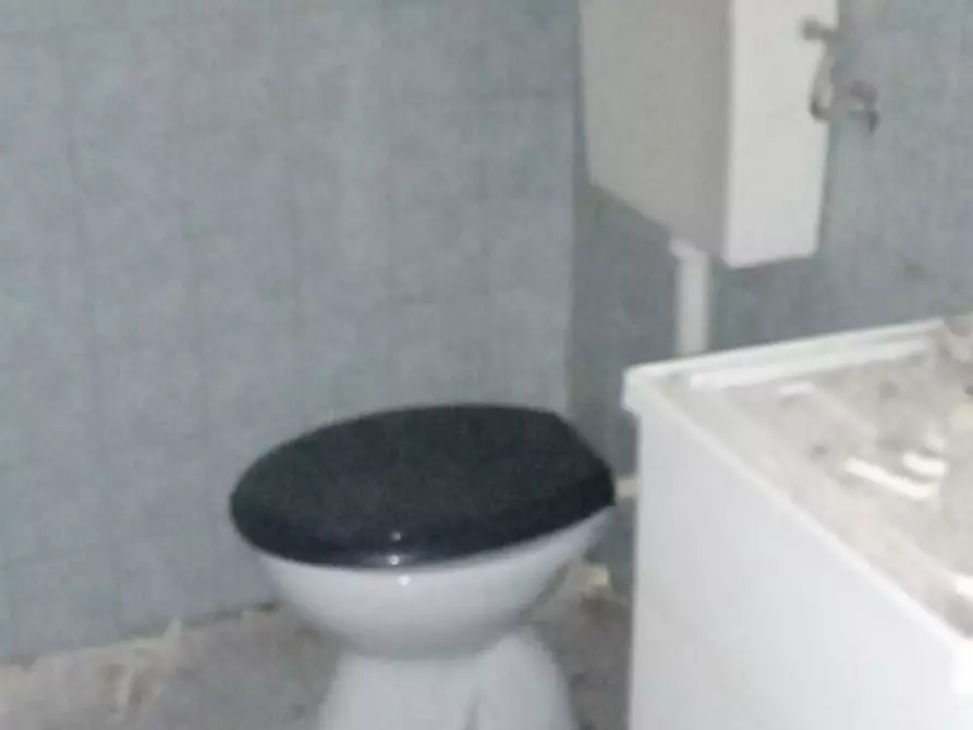 Immagine 7 di Negozio in vendita  in VIA ROMA a Enna