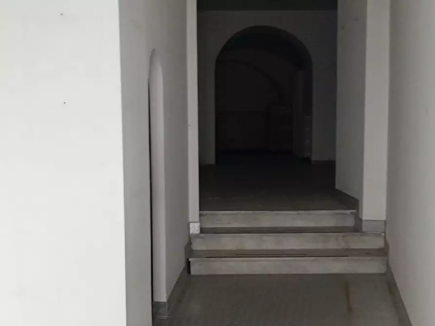 Immagine 11 di Negozio in vendita  in VIA ROMA a Enna