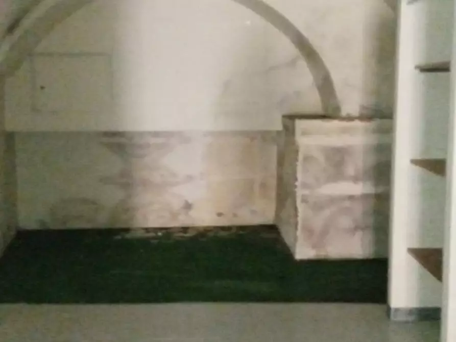 Immagine 10 di Negozio in vendita  in VIA ROMA a Enna