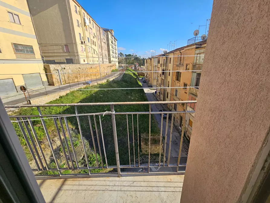 Immagine 15 di Appartamento in vendita  in VIA VALGUARNERA a Enna