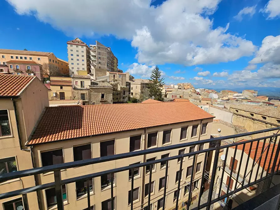 Immagine 19 di Appartamento in vendita  in via Roma a Enna
