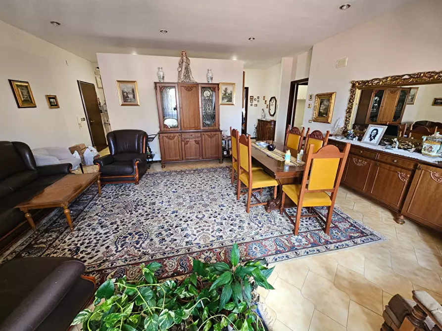 Immagine 3 di Appartamento in vendita  in via Roma a Enna