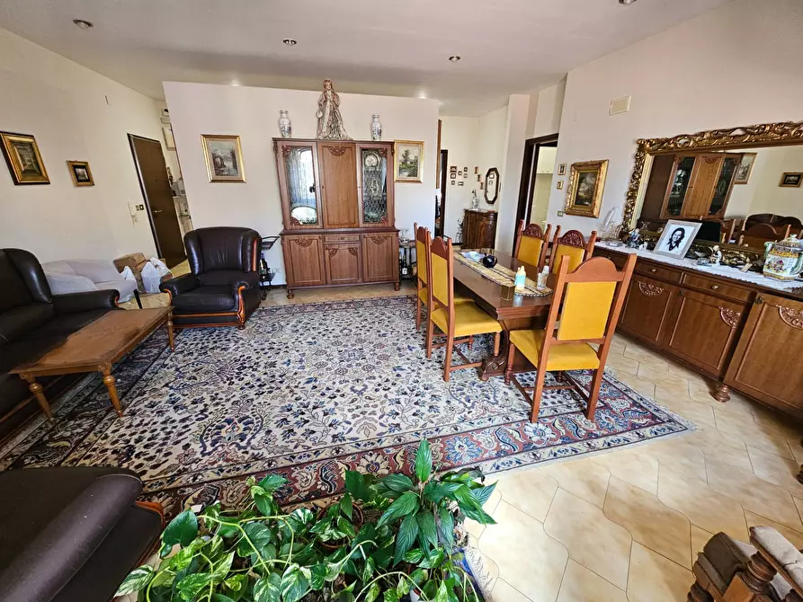 Immagine 4 di Appartamento in vendita  in via Roma a Enna