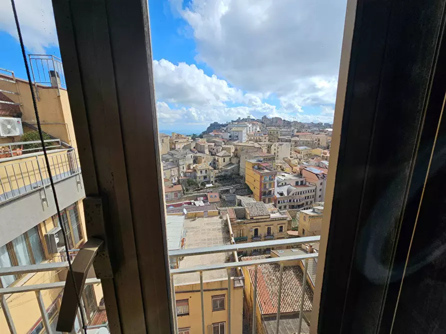 Immagine 22 di Appartamento in vendita  in via Roma a Enna