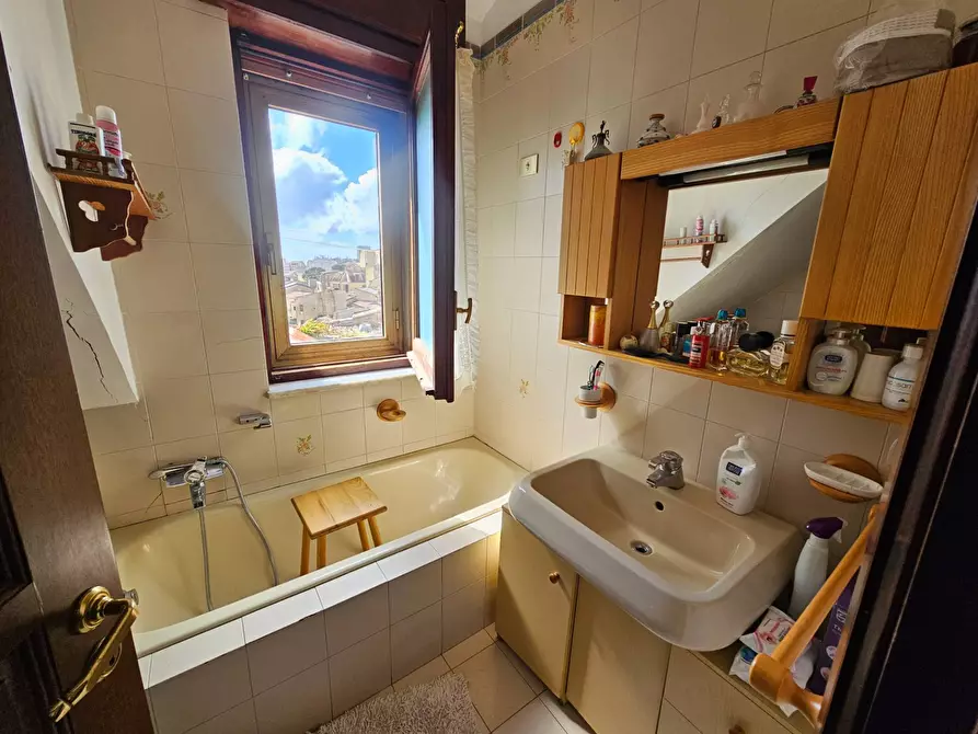 Immagine 15 di Appartamento in vendita  in via Roma a Enna