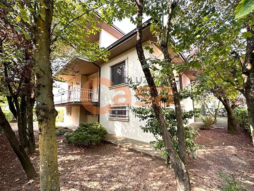 Immagine 1 di Villa in vendita  in Via Arcangelo Ghisleri a Piacenza