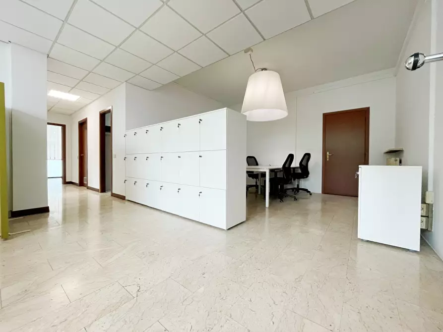 Immagine 1 di Ufficio in vendita  in Via Colombo a Piacenza