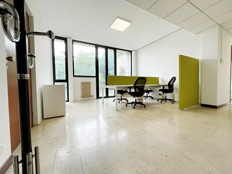 Immagine 4 di Ufficio in vendita  in Via Colombo a Piacenza