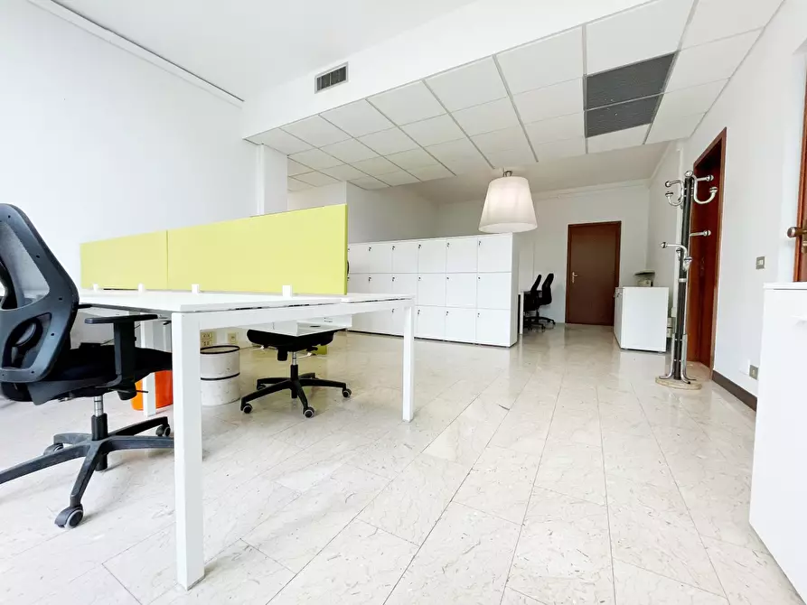 Immagine 6 di Ufficio in vendita  in Via Colombo a Piacenza