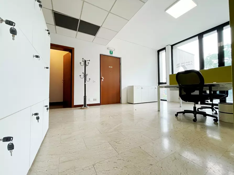 Immagine 7 di Ufficio in vendita  in Via Colombo a Piacenza