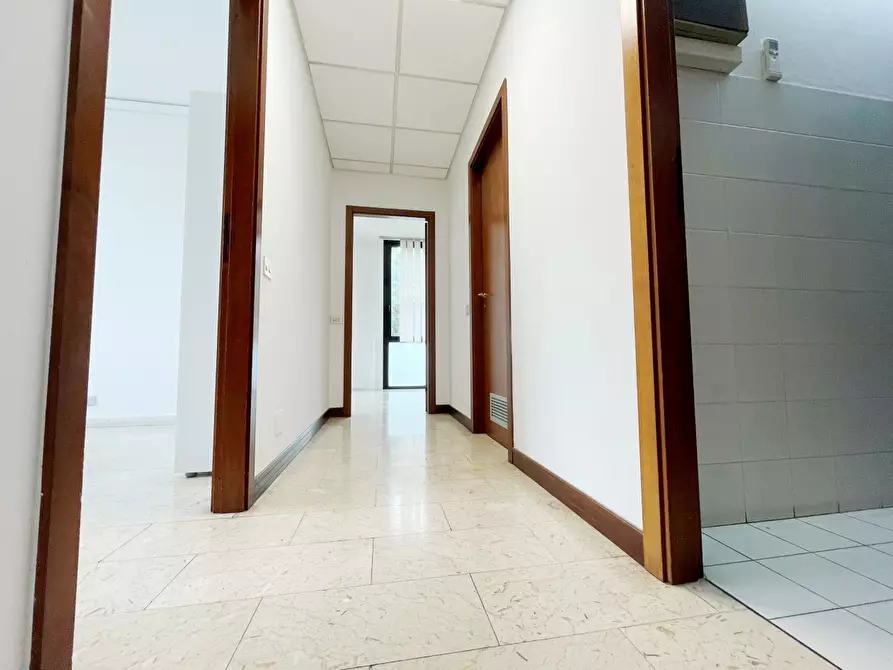 Immagine 8 di Ufficio in vendita  in Via Colombo a Piacenza