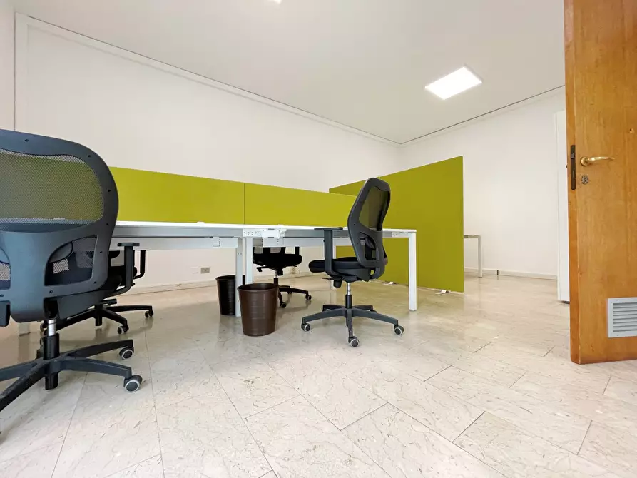 Immagine 11 di Ufficio in vendita  in Via Colombo a Piacenza