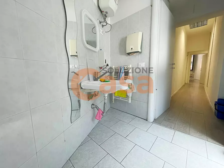 Immagine 12 di Ufficio in vendita  in Viale Malta a Piacenza