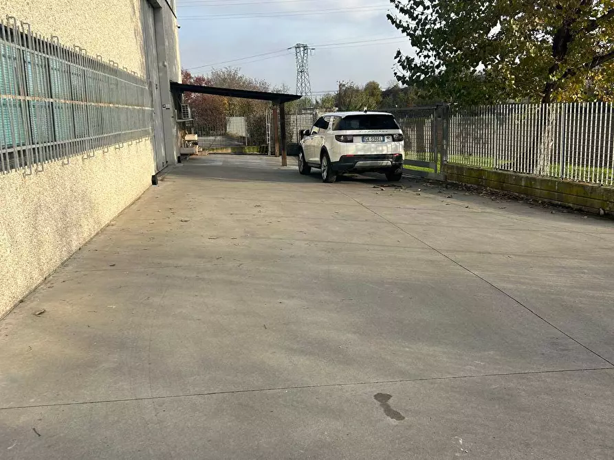 Immagine 4 di Magazzino in vendita  in Via Labadini a Piacenza