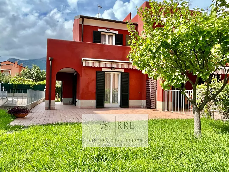 Immagine 1 di Villetta a schiera in vendita  in Gabriele D'Annunzio a Loano