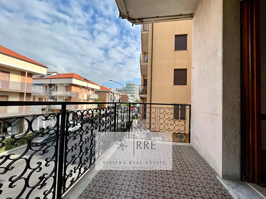 Immagine 1 di Appartamento in vendita  in via Marco Polo a Loano