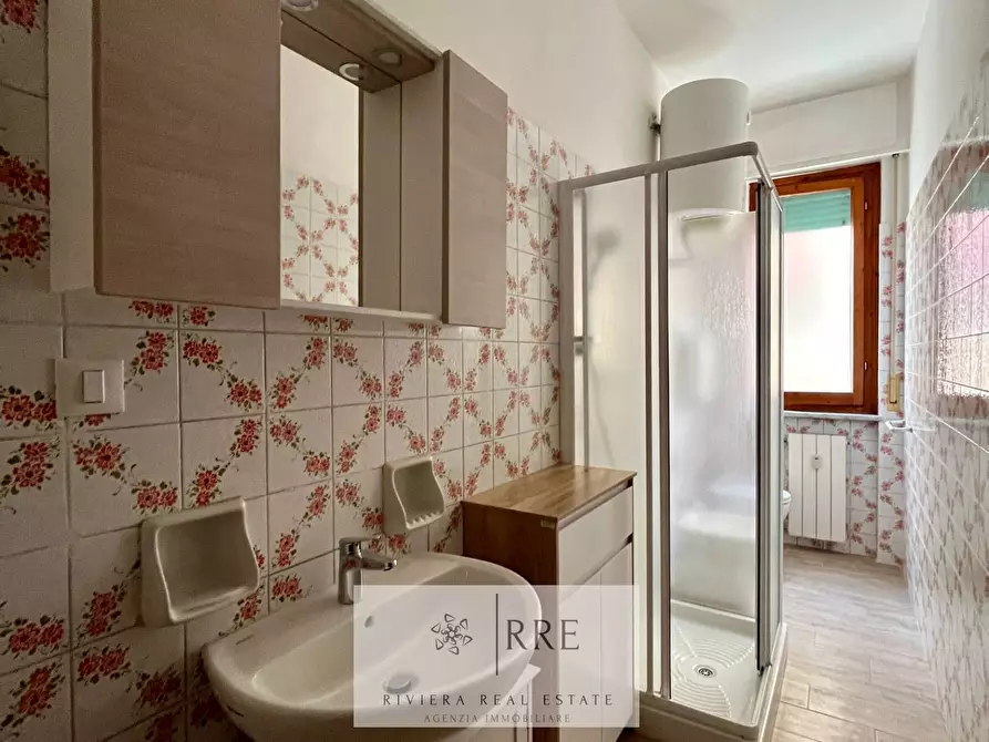 Immagine 12 di Appartamento in vendita  in via Marco Polo a Loano