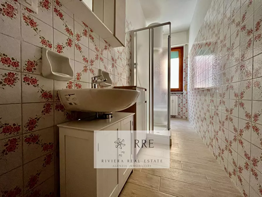 Immagine 11 di Appartamento in vendita  in via Marco Polo a Loano