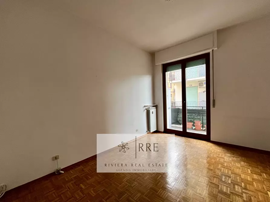 Immagine 7 di Appartamento in vendita  in via Marco Polo a Loano